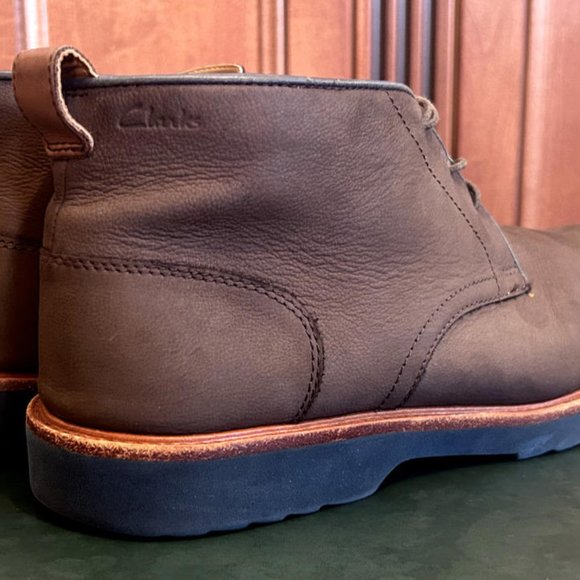 CLARKS Men\'s FULHAM HI BROWN NUBUCK LEATHER Chukka BOOTS #67498 SIZE 9.5 - NICE! main image 4